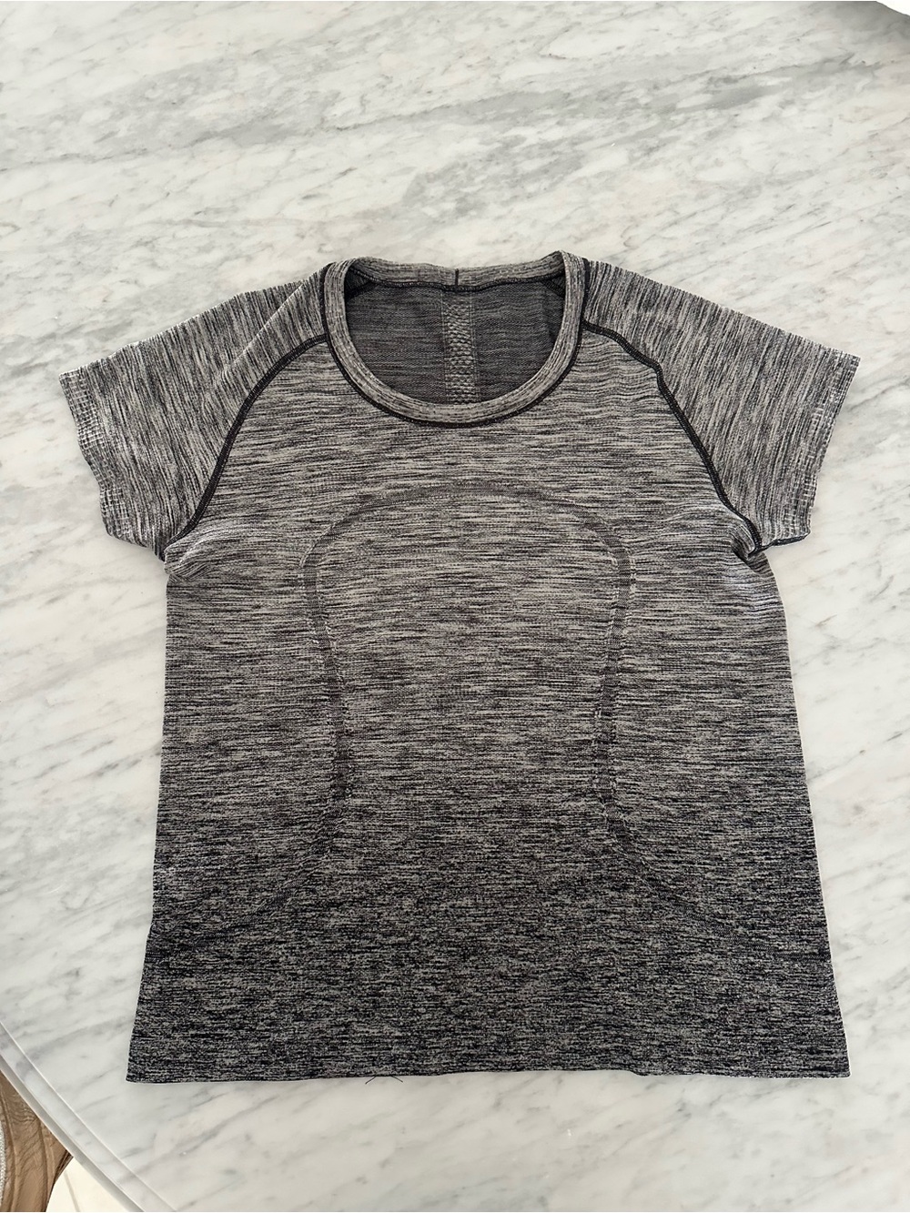 🍋 Lululemon Gray/White/Black Ombré Swiftly Tee Size 10 HEMMED by Lululemon EUC